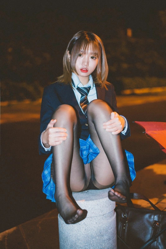 深夜公园JK - 柒柒要乖哦
